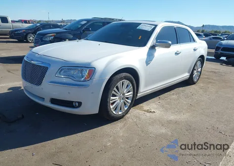 2013 Chrysler 300C Luxury Series Awd z USA, uszkodzony, nr VIN 2C3CCAST3DH505604
